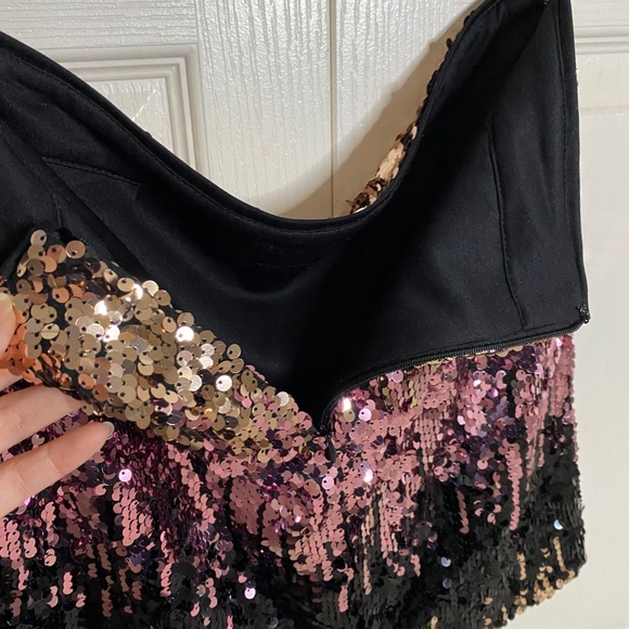 Brand New Forever 21 Sequins Mini Skirt in Size S - Picture 5 of 7